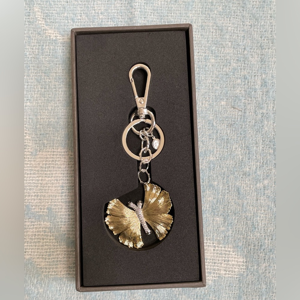 Michael Aram Gold Butterfly Keychain Pendant - Elegant Women's Accessory - Picture 5 of 13